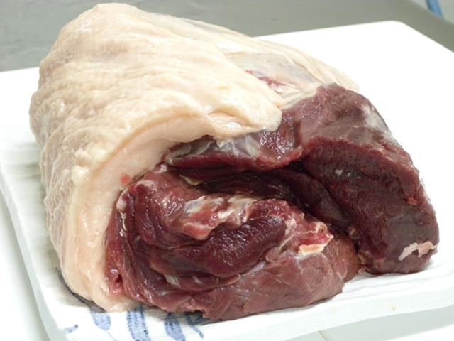 業務用　猪肉　いのしし肉　イノシシ肉（肩ロース肉ブロック（上）　500g）　焼肉　煮込み　カツなどに